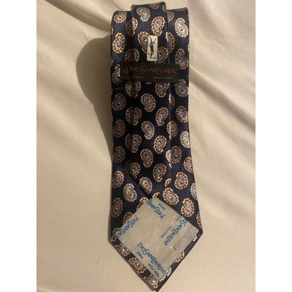 70'S VINTAGE YVES SAINT LAURENT‎ 100% SILK Men's BLUE PAISLEY NeckTie $200 - Picture 10 of 11